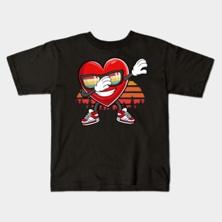 Retro Vintage Dabbing Heart Valentines Day Gift For Boys Kids Kids T-Shirt